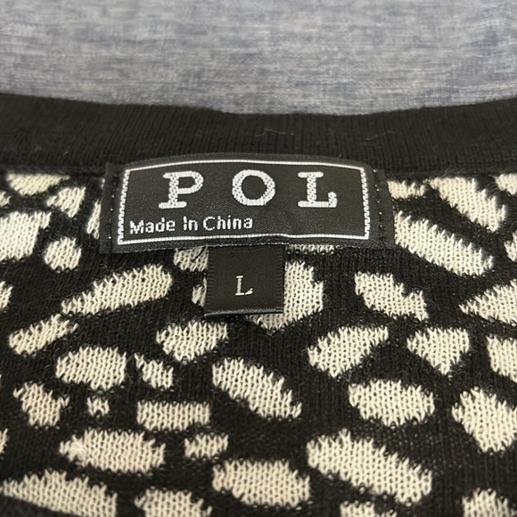 POL Women’s Size L Animal Print Super Soft Crewneck Sweater - Picture 3 of 7